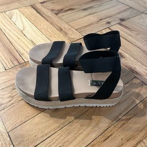 Black Aqua Sandal - Size 8
